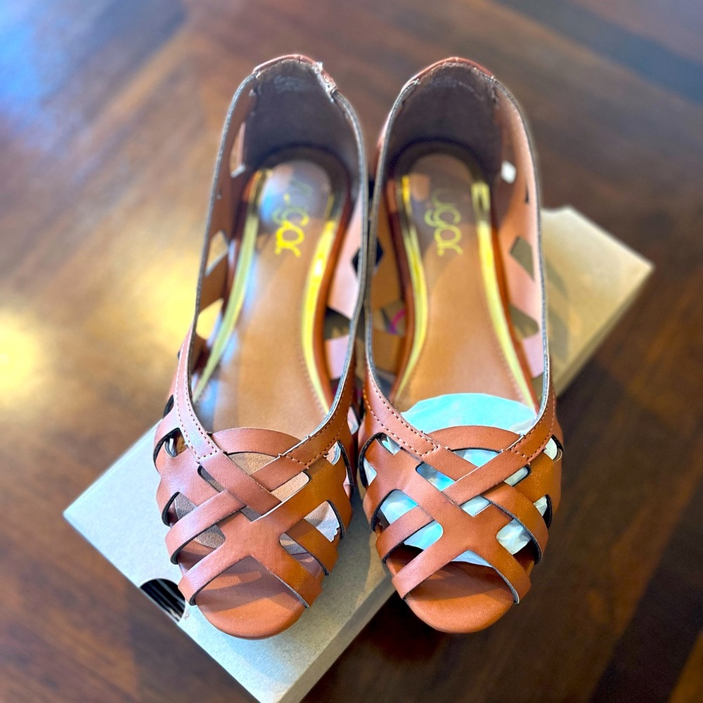 NIB Woven Sayde Slip on Cognac Sandals - Sugar